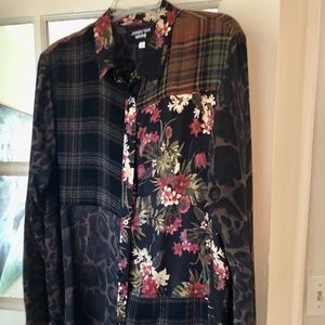 Johnny Was Workshop M. Mixed fabric oversized long sleeved collared tunic shirt.